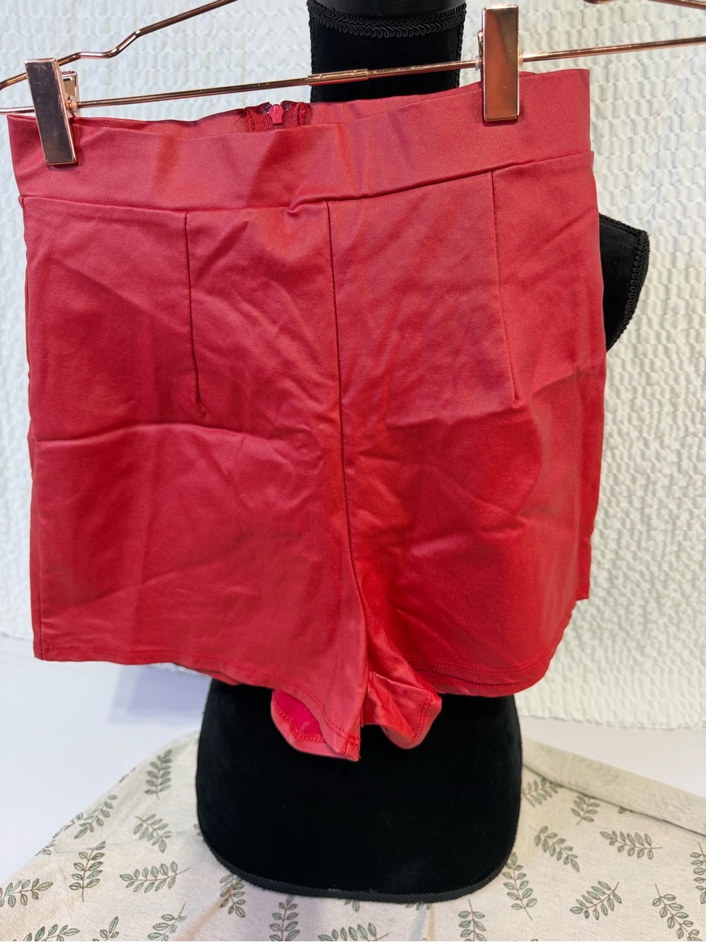 Windsor High-Waist Red Stretch Tailored Shorts